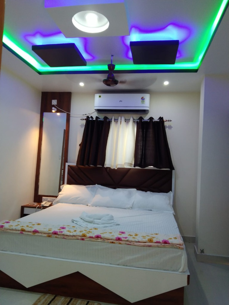 Hotel Priyaansh Luxury Living space